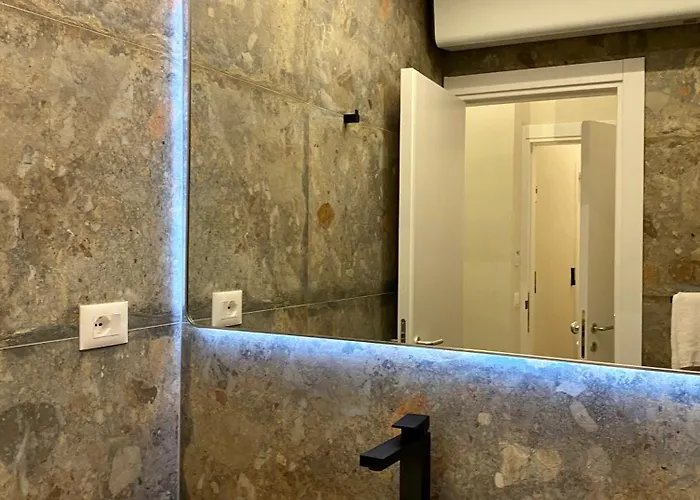Blloku Gasthuis 3*